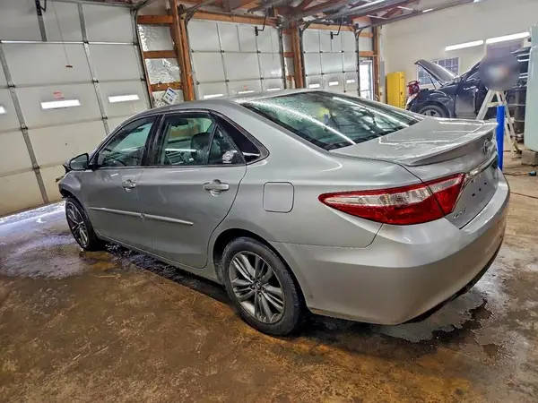 4T1BF1FK0HU451659 2017 TOYOTA CAMRY - Image 2