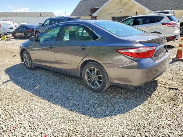 4T1BF1FK0HU453556 2017 TOYOTA CAMRY - Image 2
