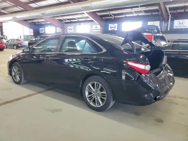 4T1BF1FK0HU616190 2017 TOYOTA CAMRY - Image 2