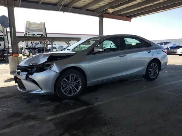 4T1BF1FK0HU617985 2017 TOYOTA CAMRY - Image 1