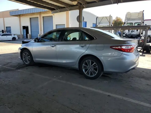4T1BF1FK0HU617985 2017 TOYOTA CAMRY - Image 2
