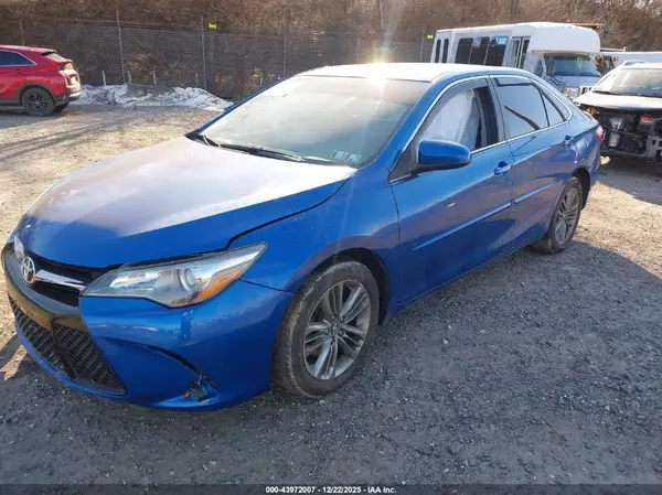 4T1BF1FK0HU618831 2017 TOYOTA CAMRY - Image 2