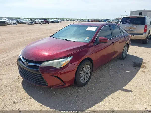 4T1BF1FK0HU620207 2017 TOYOTA CAMRY - Image 2