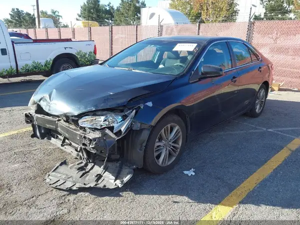 4T1BF1FK0HU623978 2017 TOYOTA CAMRY - Image 2