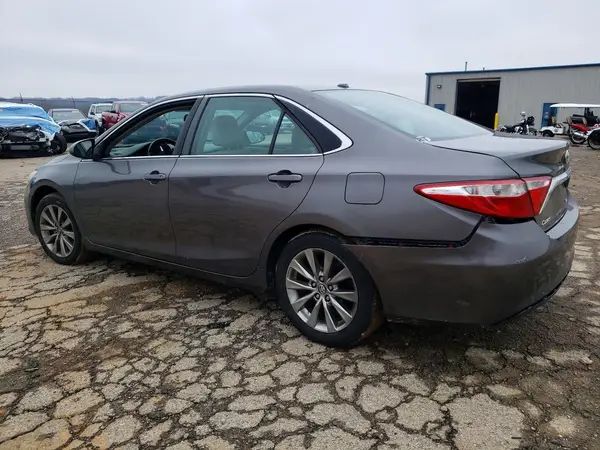 4T1BF1FK0HU624323 2017 TOYOTA CAMRY - Image 2
