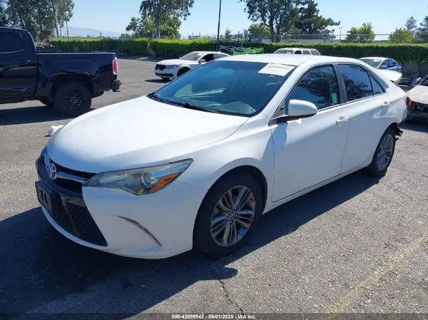 4T1BF1FK0HU627707 2017 TOYOTA CAMRY - Image 2
