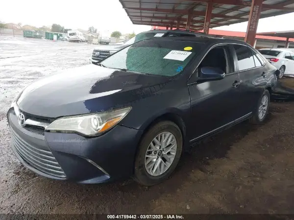 4T1BF1FK0HU630221 2017 TOYOTA CAMRY - Image 2