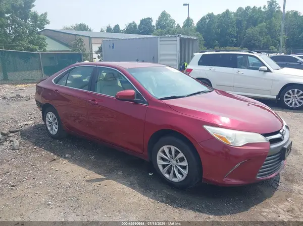 4T1BF1FK0HU630686 2017 TOYOTA CAMRY - Image 1