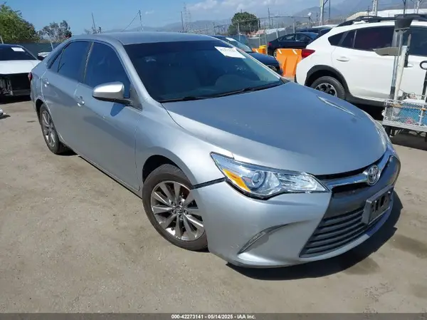 4T1BF1FK0HU630722 2017 TOYOTA CAMRY - Image 1