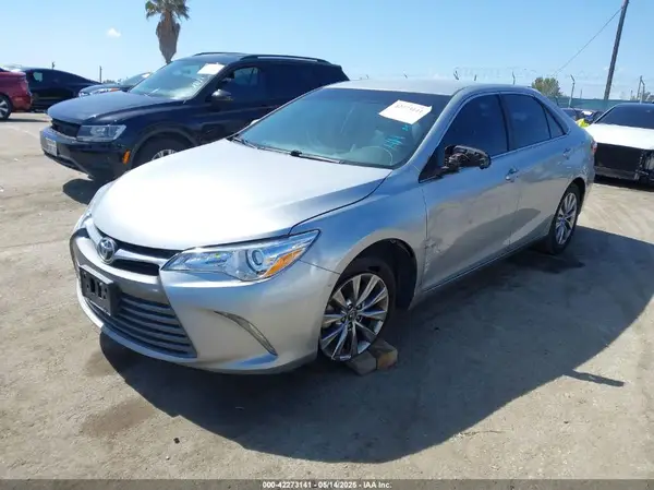 4T1BF1FK0HU630722 2017 TOYOTA CAMRY - Image 2