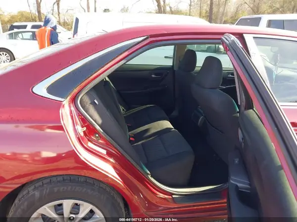 4T1BF1FK0HU631420 2017 TOYOTA CAMRY - Image 8