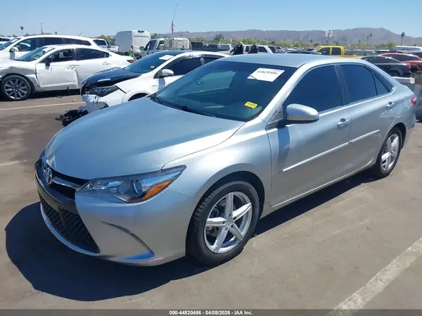 4T1BF1FK0HU631675 2017 TOYOTA CAMRY - Image 2