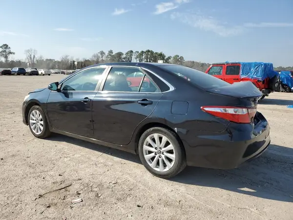 4T1BF1FK0HU636939 2017 TOYOTA CAMRY - Image 2