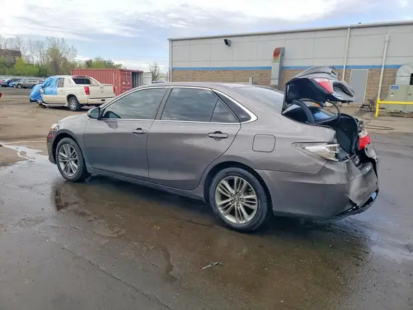 4T1BF1FK0HU639680 2017 TOYOTA CAMRY - Image 2