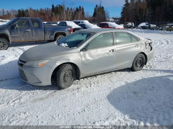 4T1BF1FK0HU640103 2017 TOYOTA CAMRY - Image 2