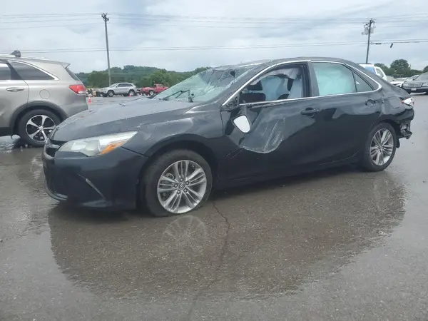 4T1BF1FK0HU640425 2017 TOYOTA CAMRY - Image 1