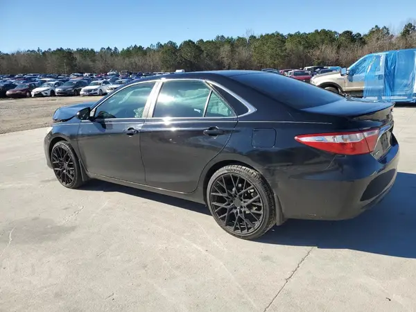 4T1BF1FK0HU642076 2017 TOYOTA CAMRY - Image 2