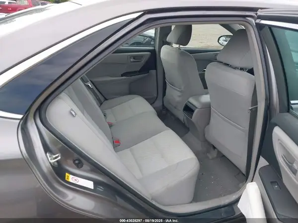 4T1BF1FK0HU642109 2017 TOYOTA CAMRY - Image 8