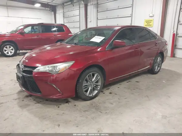 4T1BF1FK0HU642739 2017 TOYOTA CAMRY - Image 2
