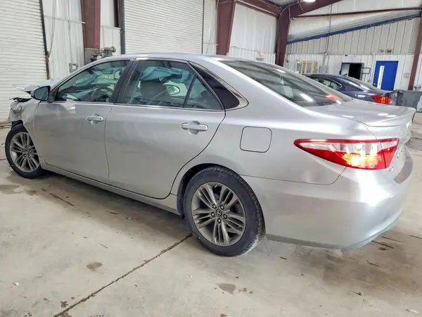 4T1BF1FK0HU647455 2017 TOYOTA CAMRY - Image 2