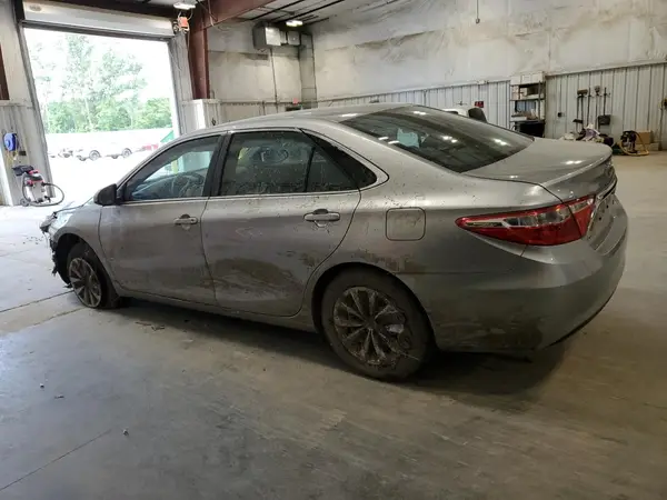 4T1BF1FK0HU648010 2017 TOYOTA CAMRY - Image 2
