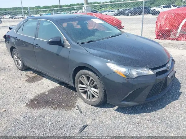 4T1BF1FK0HU650727 2017 TOYOTA CAMRY - Image 1