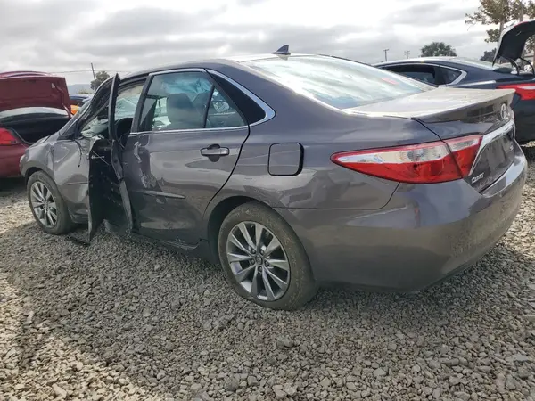 4T1BF1FK0HU651490 2017 TOYOTA CAMRY - Image 2