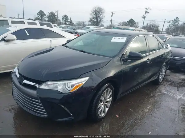 4T1BF1FK0HU654387 2017 TOYOTA CAMRY - Image 2