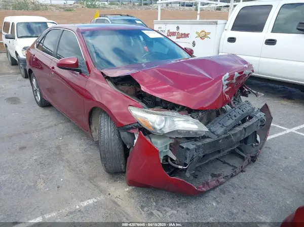 4T1BF1FK0HU656236 2017 TOYOTA CAMRY - Image 1