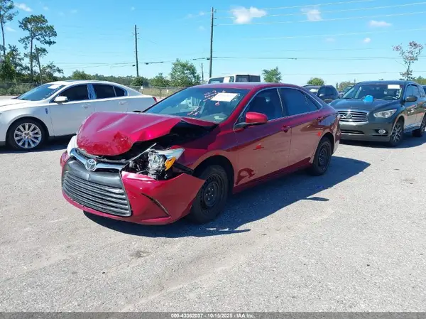 4T1BF1FK0HU658018 2017 TOYOTA CAMRY - Image 2