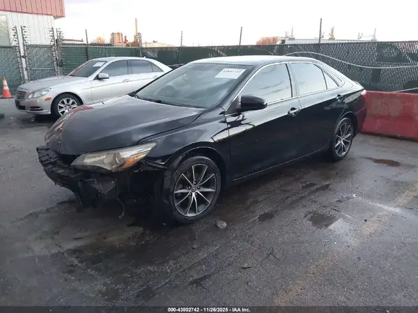 4T1BF1FK0HU662019 2017 TOYOTA CAMRY - Image 2