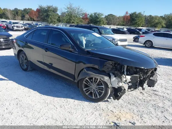 4T1BF1FK0HU662036 2017 TOYOTA CAMRY - Image 1