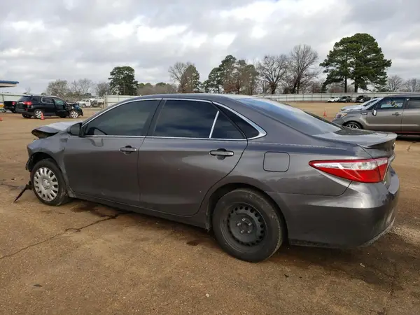 4T1BF1FK0HU663560 2017 TOYOTA CAMRY - Image 2