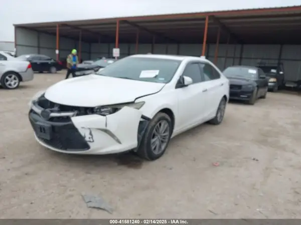 4T1BF1FK0HU667690 2017 TOYOTA CAMRY - Image 2