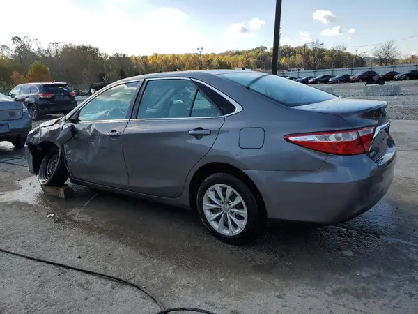 4T1BF1FK0HU667950 2017 TOYOTA CAMRY - Image 2