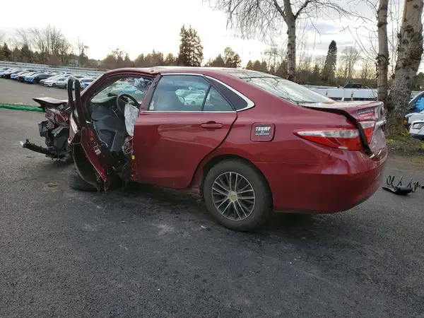 4T1BF1FK0HU668032 2017 TOYOTA CAMRY - Image 2