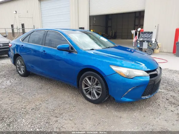 4T1BF1FK0HU668967 2017 TOYOTA CAMRY - Image 1