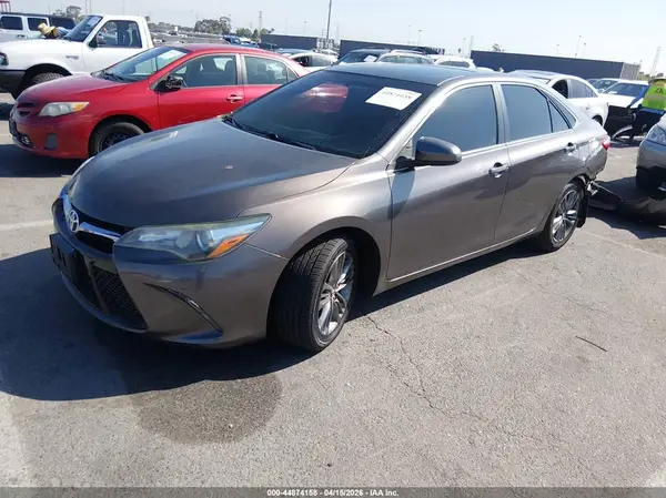 4T1BF1FK0HU669035 2017 TOYOTA CAMRY - Image 2