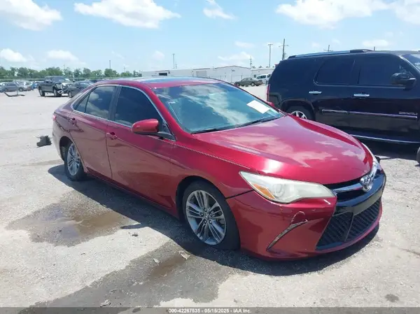 4T1BF1FK0HU671609 2017 TOYOTA CAMRY - Image 1