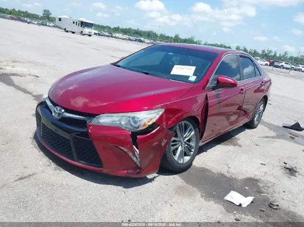 4T1BF1FK0HU671609 2017 TOYOTA CAMRY - Image 2