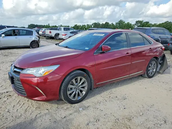 4T1BF1FK0HU672470 2017 TOYOTA CAMRY - Image 1