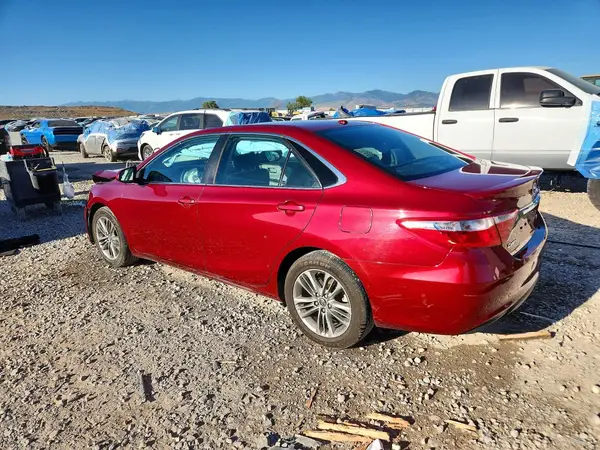 4T1BF1FK0HU673330 2017 TOYOTA CAMRY - Image 2