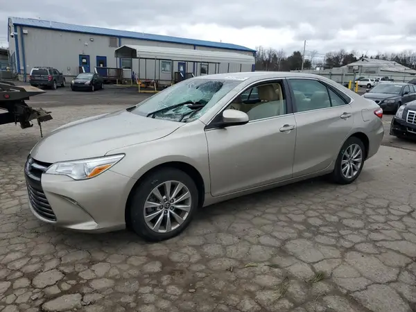 4T1BF1FK0HU674381 2017 TOYOTA CAMRY - Image 1