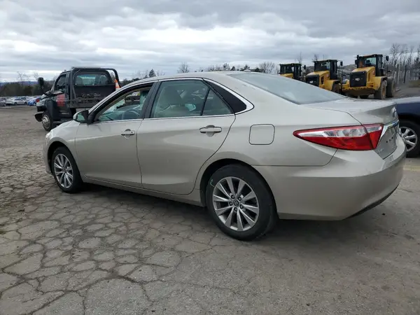 4T1BF1FK0HU674381 2017 TOYOTA CAMRY - Image 2