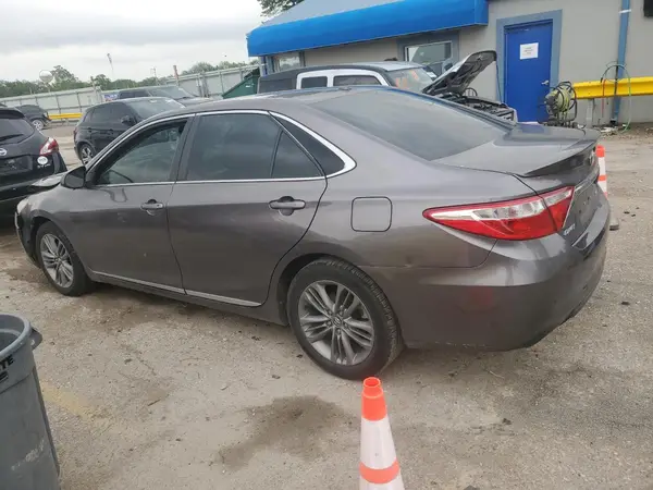 4T1BF1FK0HU674509 2017 TOYOTA CAMRY - Image 2