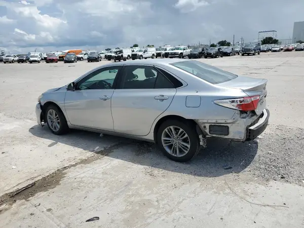 4T1BF1FK0HU676017 2017 TOYOTA CAMRY - Image 2