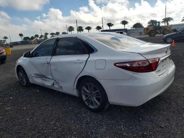 4T1BF1FK0HU678818 2017 TOYOTA CAMRY - Image 2