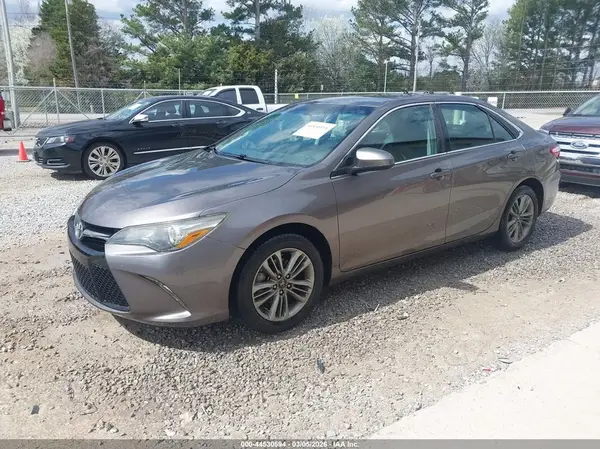 4T1BF1FK0HU678916 2017 TOYOTA CAMRY - Image 2