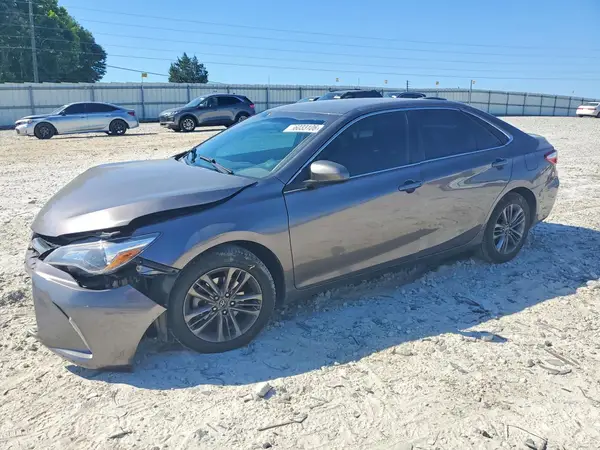 4T1BF1FK0HU679774 2017 TOYOTA CAMRY - Image 1
