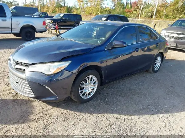 4T1BF1FK0HU680245 2017 TOYOTA CAMRY - Image 2